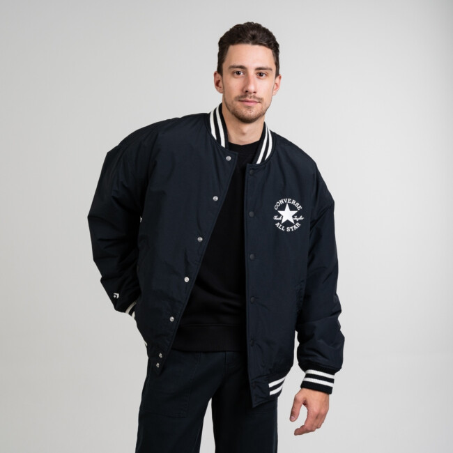 CONVERSE MEN'S VARSITY GRAPHIC BOMBER JACKET jakas un parkas